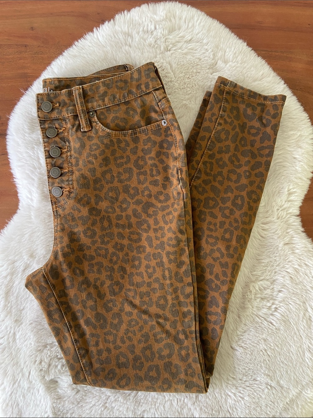 Time & Tru high rise curvy leopard print stretch jean brown black animal print 4